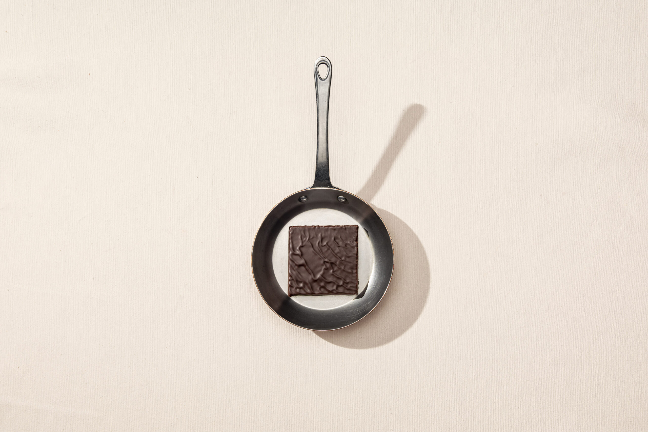 Sablé breton enrobé de chocolat noir