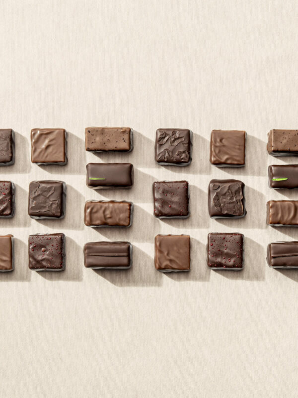 Coffret Collection de 8 pralinés et 12 ganaches