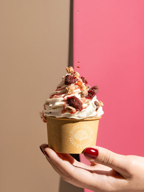 Glace à l'italienne à la vanille - Sauce fraise